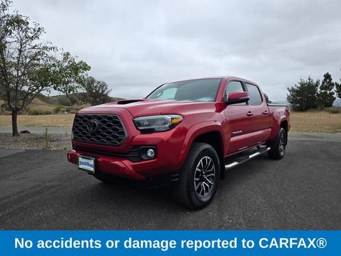 Used 2022 Toyota Tacoma TRD Sport w/ Technology Package AWD/4WD image 3