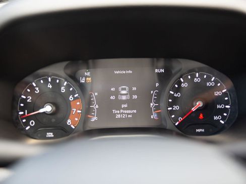 Used 2025 Jeep Compass Latitude image 12