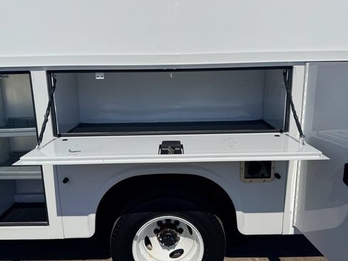 Used 2023 Ford E-450 and Econoline 450 Super Duty w/ Power Windows & Locks Group RWD image 32