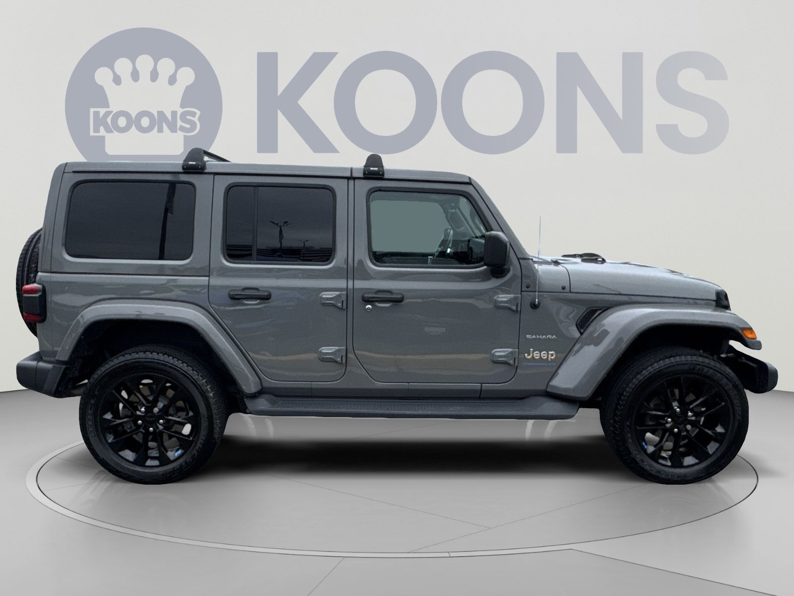 Used 2023 Jeep Wrangler Unlimited Sahara w/ Cold Weather Group AWD/4WD image 8