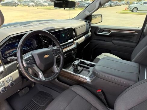Used 2023 Chevrolet Silverado 1500 LT AWD/4WD image 11
