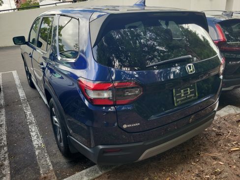 Certified 2025 Honda Pilot EX-L image 4