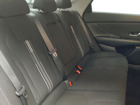 Used 2024 Hyundai Elantra SEL w/ Convenience Package FWD image 19