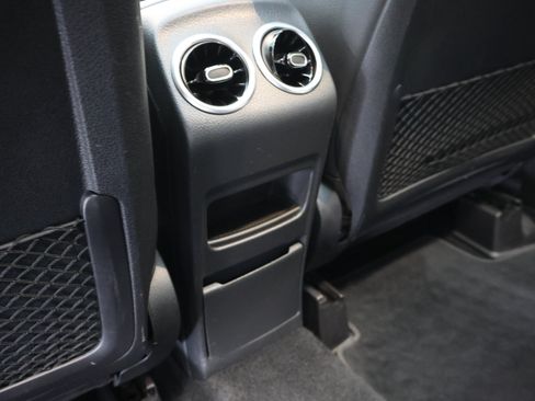 Used 2022 Mercedes-Benz GLB 35 AMG 4MATIC image 37
