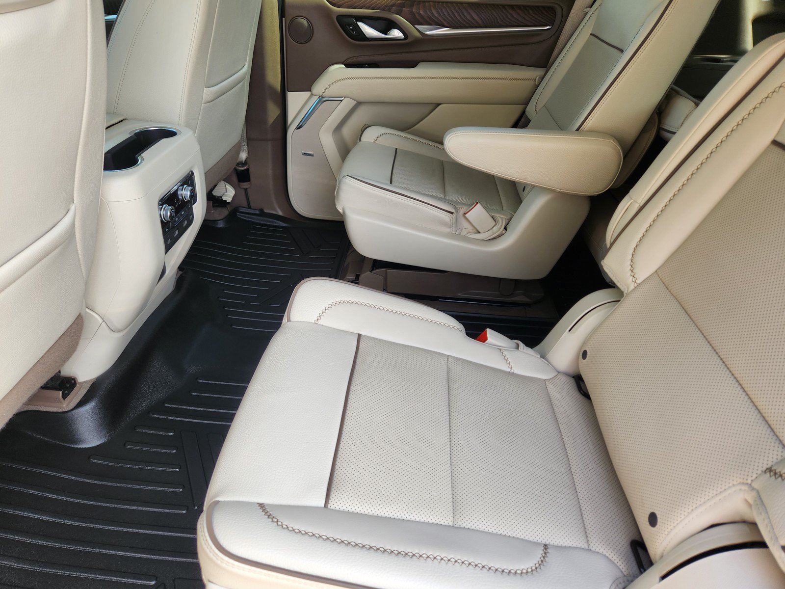 Used 2023 GMC Yukon Denali w/ Max Trailering Package AWD/4WD image 13