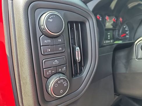 Used 2019 Chevrolet Silverado 1500 Custom Trail Boss w/ Custom Convenience Package AWD/4WD image 19