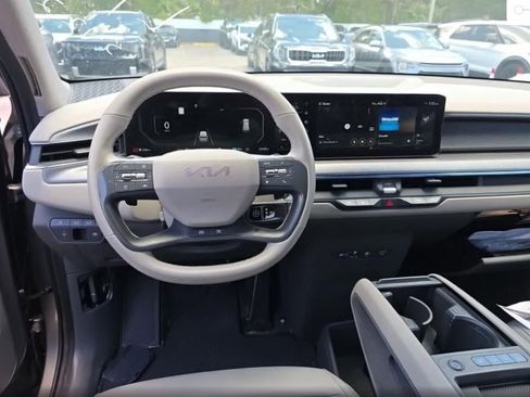 Used 2024 Kia EV9 Land AWD/4WD image 6