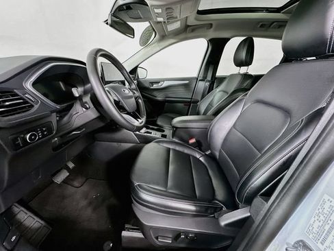 Used 2025 Ford Escape Platinum AWD/4WD image 4