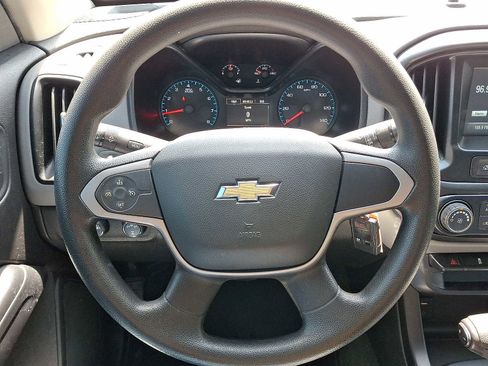 Used 2018 Chevrolet Colorado W/T w/ WT Convenience Package AWD/4WD image 19