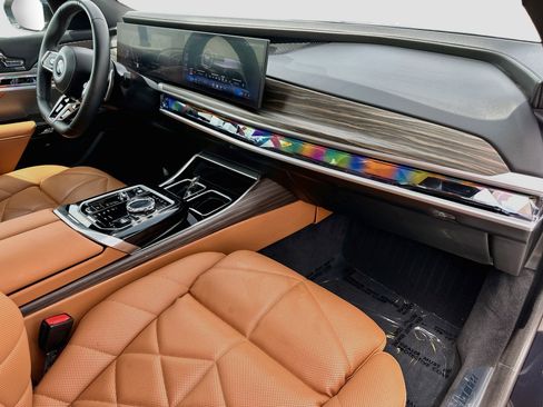Used 2023 BMW 740i RWD image 30