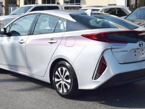 Used 2020 Toyota Prius Prime LE FWD image 6
