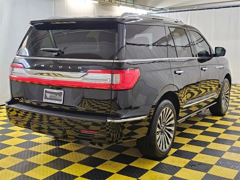 Used 2019 Lincoln Navigator Reserve image 3