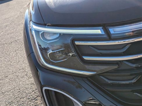 New 2024 Volkswagen Atlas Peak Edition SEL image 10