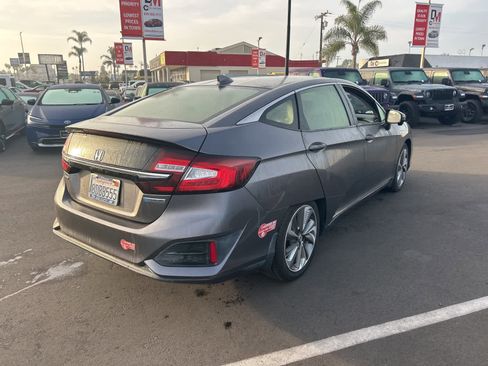 Used 2018 Honda Clarity Plug-In Hybrid image 3