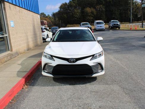 Used 2021 Toyota Camry LE image 2