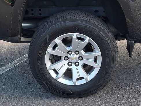 Used 2020 Chevrolet Colorado LT RWD image 23