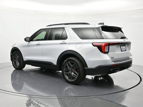 New 2026 Ford Explorer ST-Line w/ ST-Line Street Pack RWD image 7