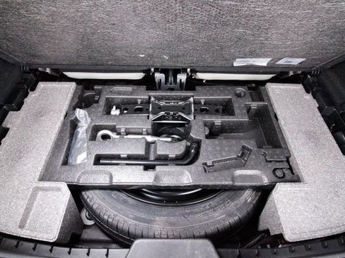 Certified 2022 Volvo XC90 T6 Momentum w/ Advanced Package image 37