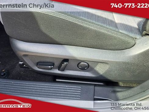 Used 2023 Nissan Rogue SV image 16