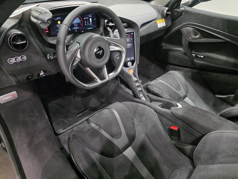 New 2026 McLaren 750S Coupe image 7