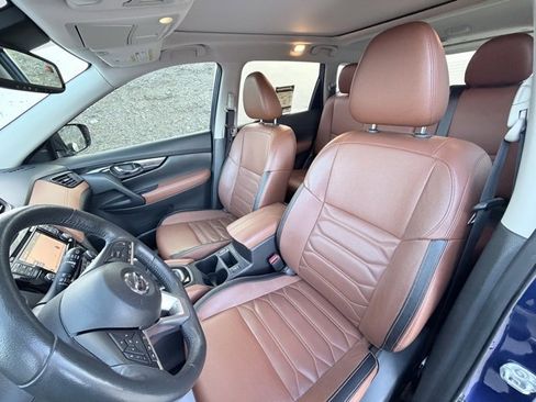 Used 2017 Nissan Rogue SL w/ SL Premium Package image 25