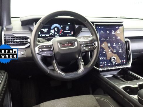 Certified 2025 GMC Acadia Elevation AWD/4WD image 17