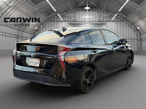 Used 2016 Toyota Prius Four Touring w/ Premium Convenience Package FWD image 4