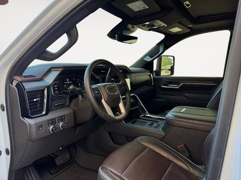 Used 2024 GMC Sierra 3500 Denali w/ Denali Reserve Package AWD/4WD image 9