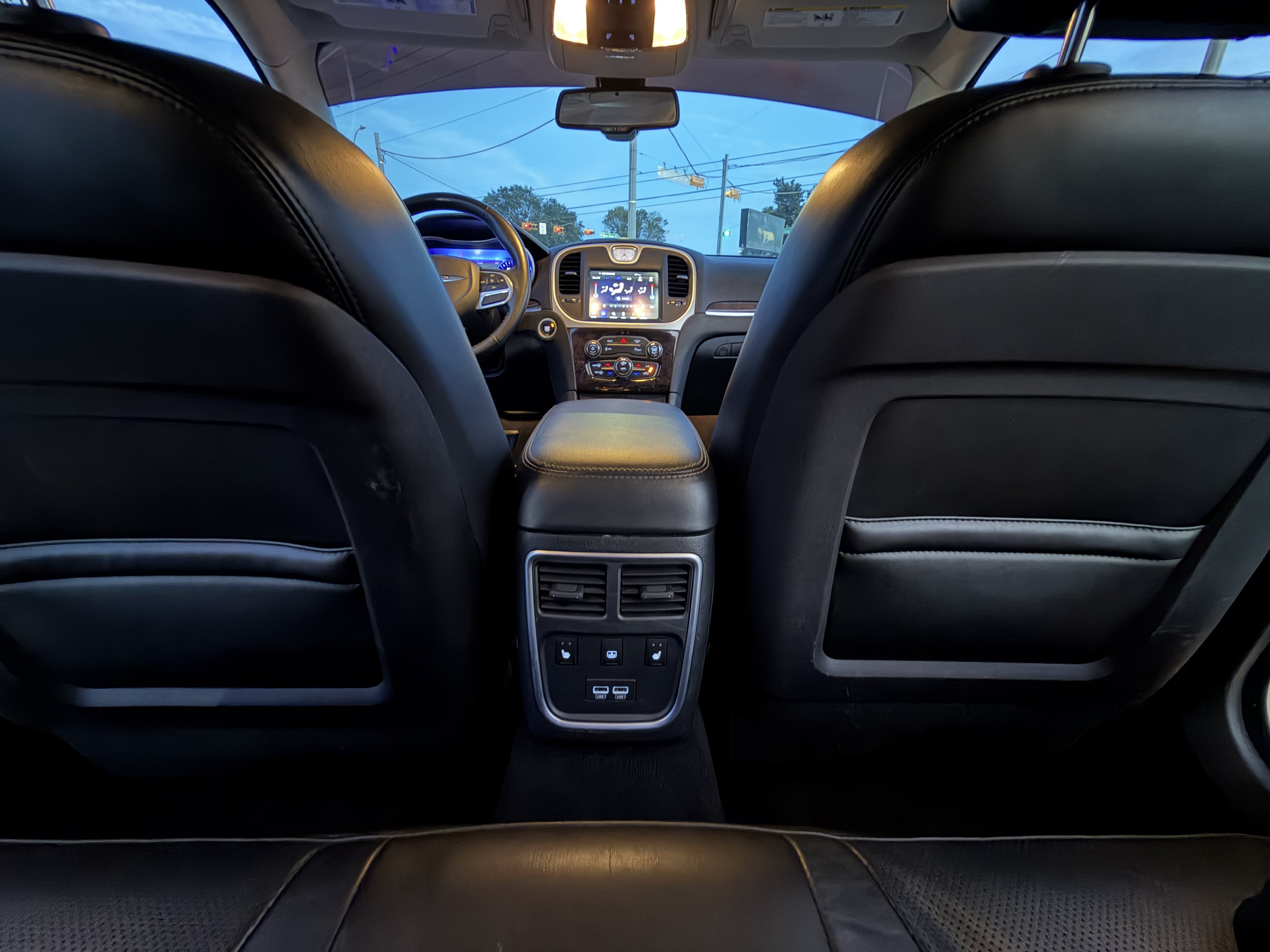 Used 2022 Chrysler 300 Touring L w/ Comfort Group RWD image 25