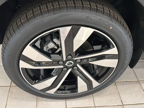 New 2026 Volvo XC40 B5 Ultra w/ Climate Package image 31