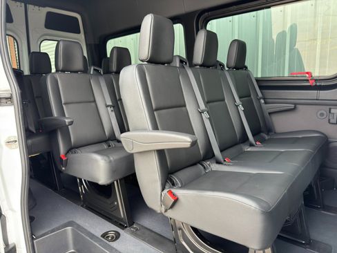 Used 2023 Mercedes-Benz Sprinter 2500 w/ Acoustic Package image 33