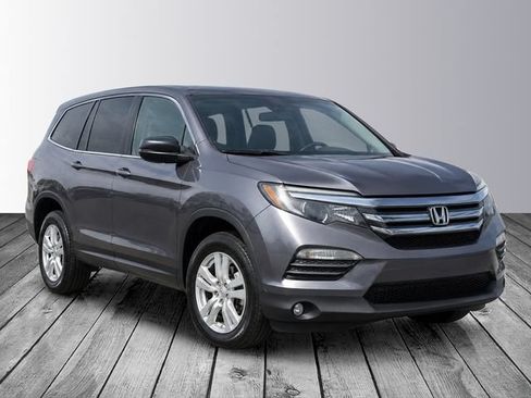 Used 2016 Honda Pilot LX image 4