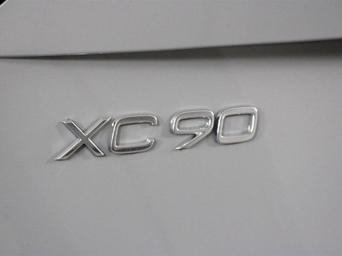 New 2026 Volvo XC90 T8 Plus image 16