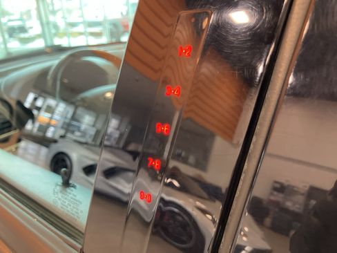 Used 2019 Ford Explorer XLT w/ Equipment Group 202A image 10