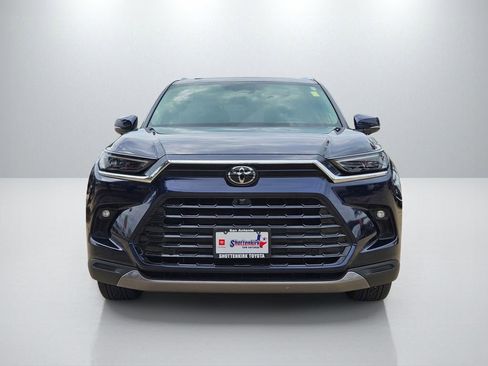 Used 2025 Toyota Grand Highlander AWD image 2