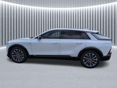 Used 2024 Cadillac Lyriq Sport image 10