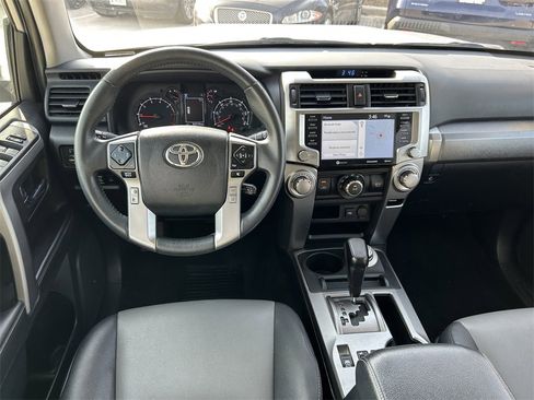 Used 2022 Toyota 4Runner SR5 Premium image 16