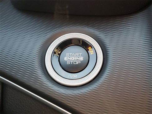 New 2025 Jeep Grand Cherokee L Altitude image 25