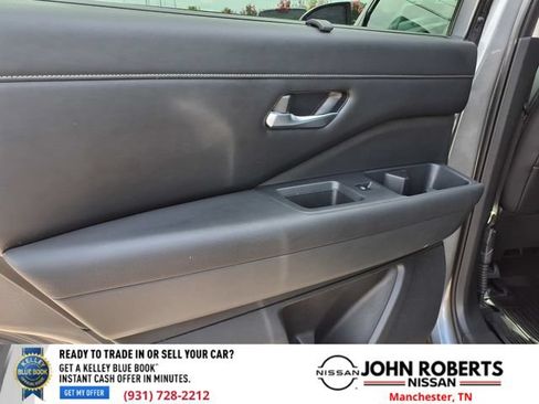 Used 2023 Nissan Pathfinder SL AWD/4WD image 10
