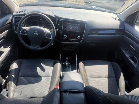 Used 2020 Mitsubishi Outlander ES AWD/4WD image 32