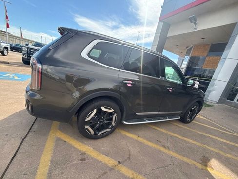 Used 2025 Kia Telluride EX FWD image 2