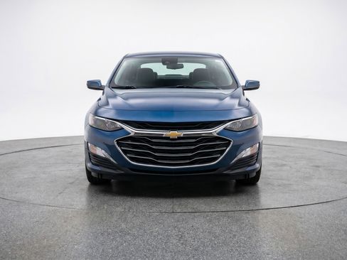 Used 2024 Chevrolet Malibu LT FWD image 2