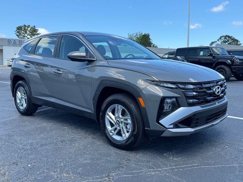 Used 2026 Hyundai Tucson SE AWD/4WD image 2