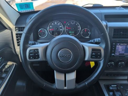 Used 2012 Jeep Liberty Limited Jet w/ Chrome Accents Group image 18
