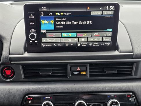 Used 2025 Honda Pilot Touring image 14