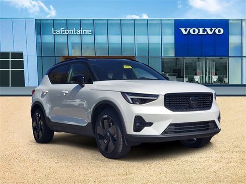 New 2026 Volvo XC40 B5 Ultra w/ Protection Package Premier image 3