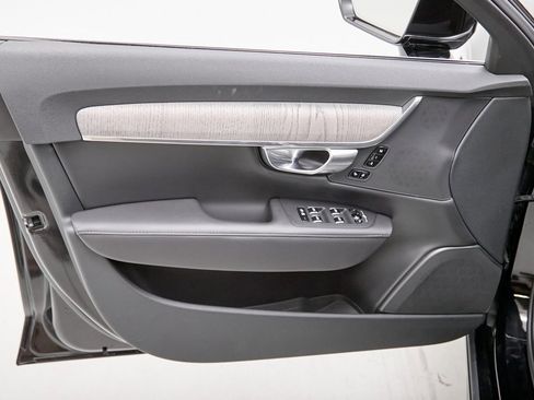 Certified 2025 Volvo S90 B6 Plus image 11