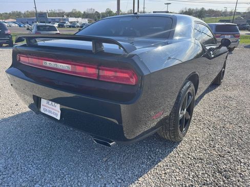 Used 2012 Dodge Challenger R/T RWD image 6