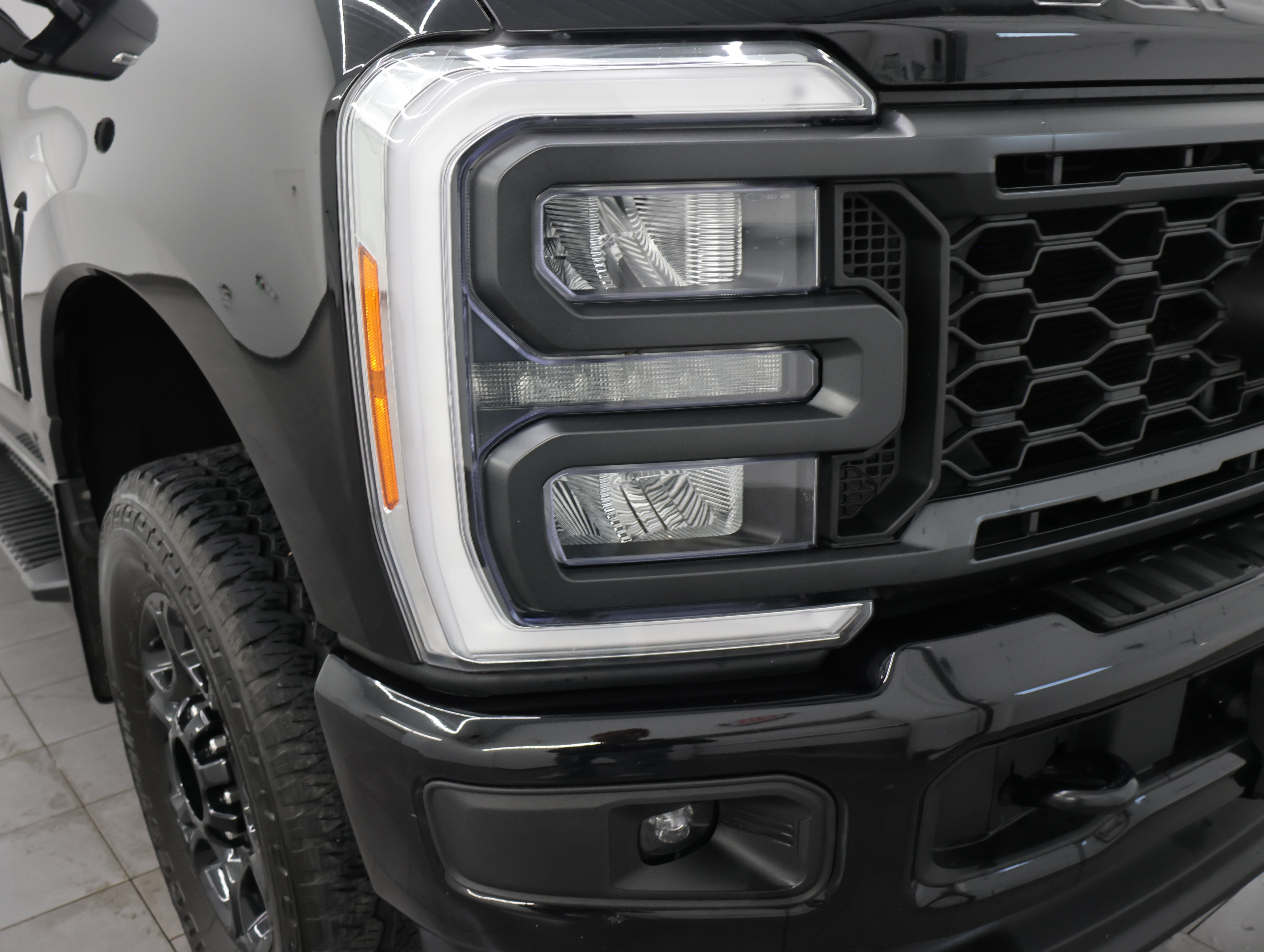 Used 2023 Ford F350 XLT w/ XLT Premium Package AWD/4WD image 25