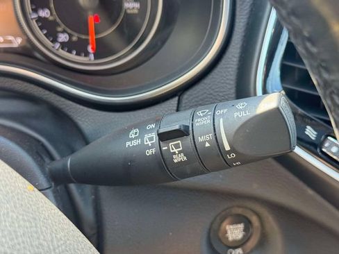 Used 2020 Jeep Cherokee Limited AWD/4WD image 30